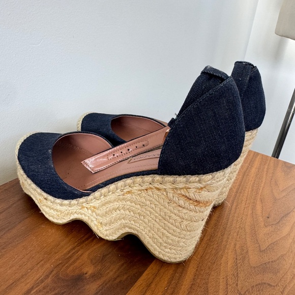 BCBG Maxazaria - Picture 7 of 10